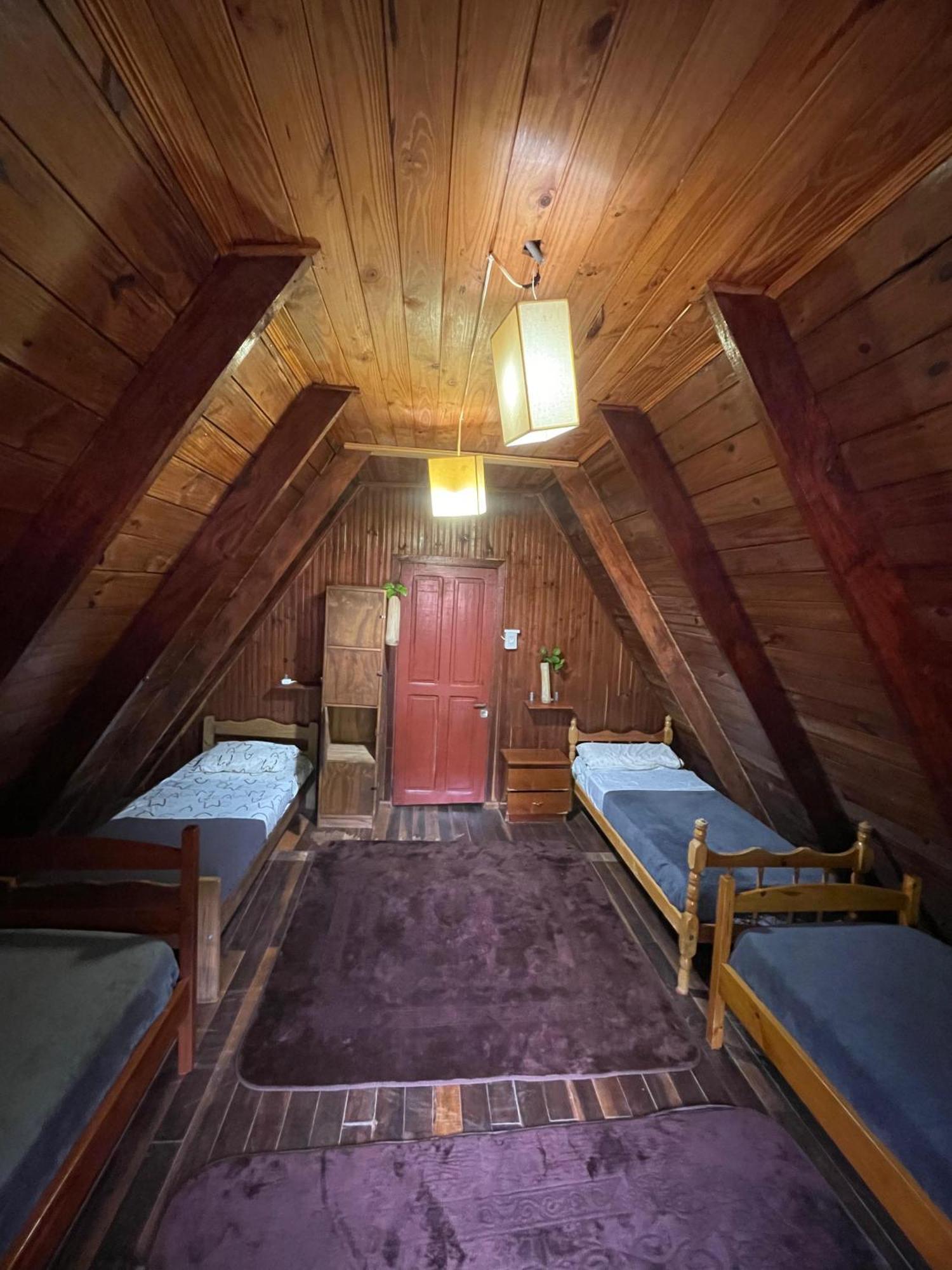 Bungalow Hostel Iguazu Пуерто Игуасу Екстериор снимка
