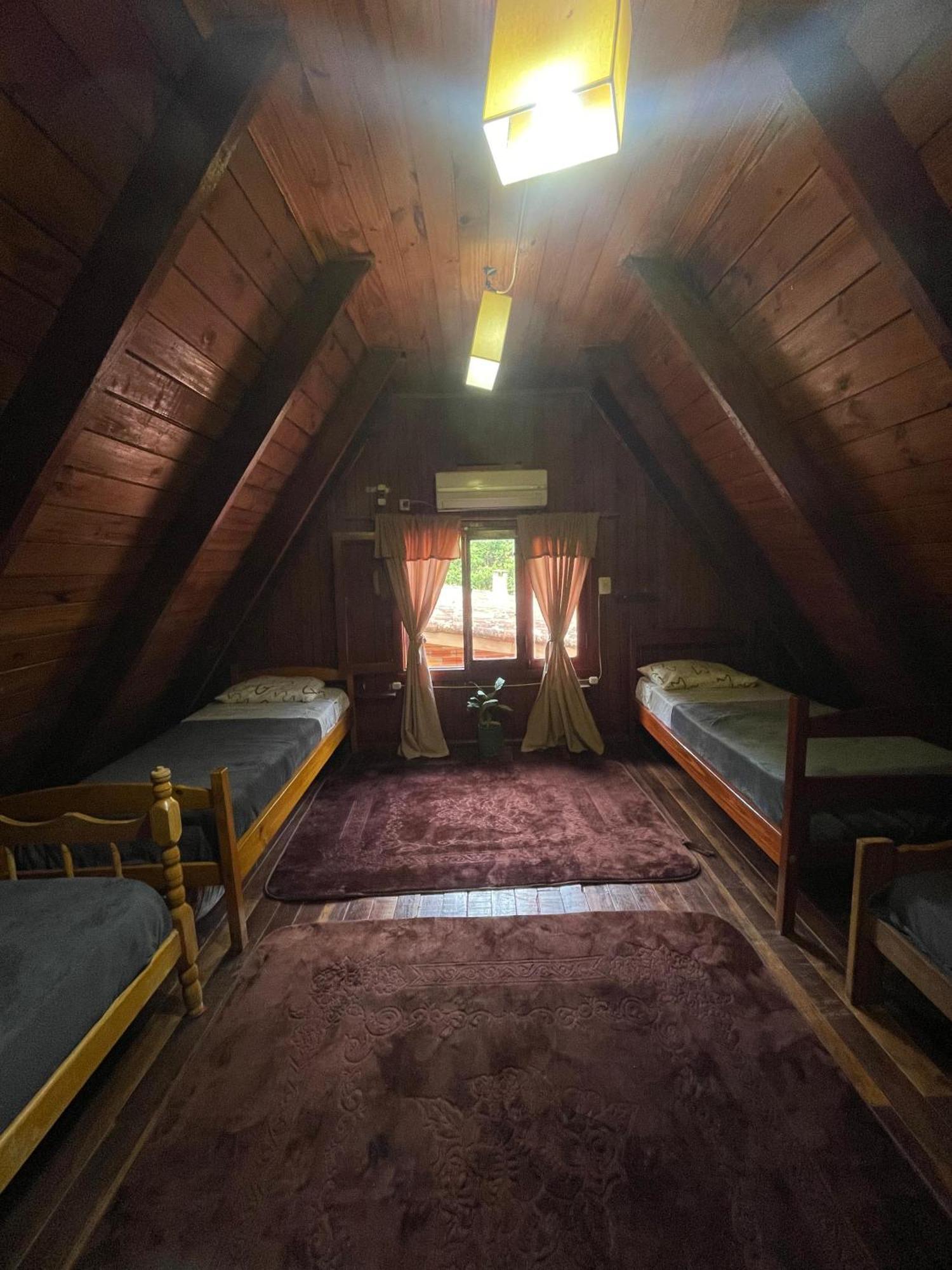 Bungalow Hostel Iguazu Пуерто Игуасу Екстериор снимка